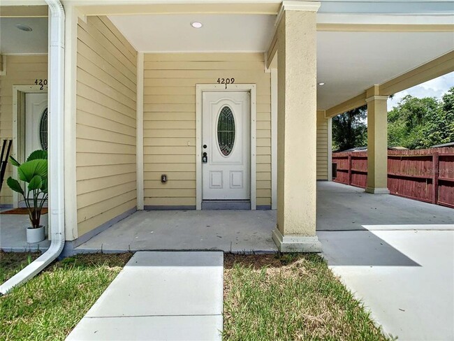 4209 W Woodlawn Ave in Tampa, FL - Building Photo - Building Photo