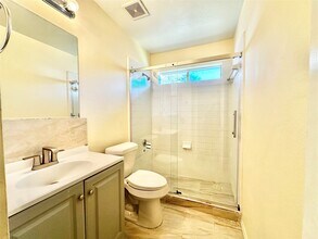 15503 Town Green Dr in Houston, TX - Building Photo - Building Photo