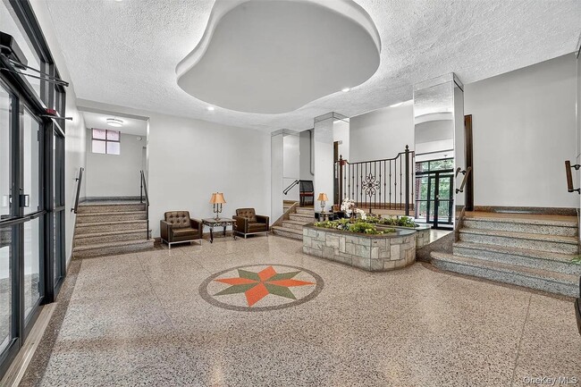 277 Bronx River Rd in Yonkers, NY - Building Photo - Building Photo