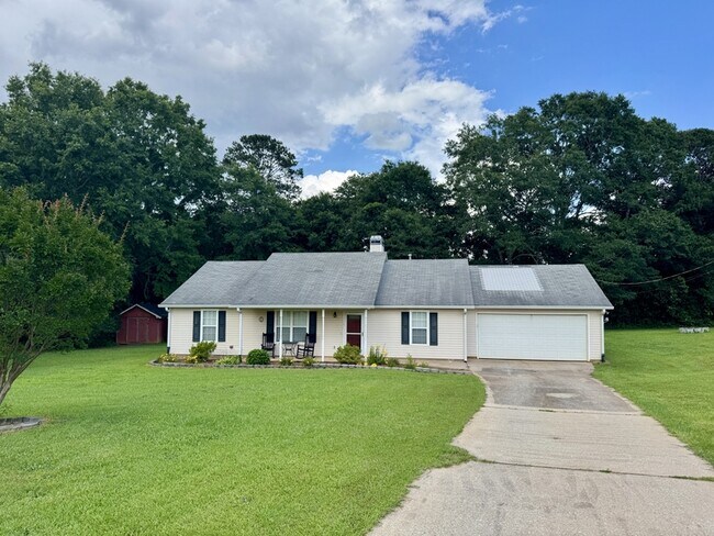 2237 Ross Ln in Locust Grove, GA - Building Photo - Building Photo
