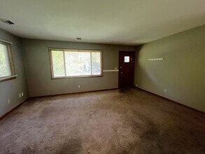 1131 Maple St in Iowa City, IA - Building Photo - Building Photo