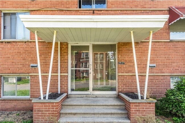 property at 2537 Noble Rd