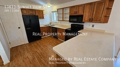 13611 Sunset View St in Anchorage, AK - Building Photo - Building Photo