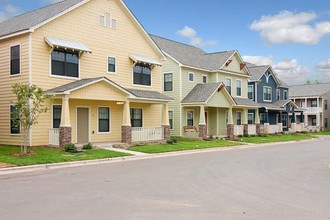 Aspen Heights in Waco, TX - Foto de edificio - Building Photo