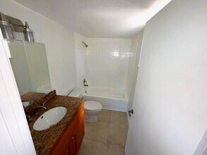 1481 Windorah Way, Unit b in West Palm Beach, FL - Foto de edificio - Building Photo