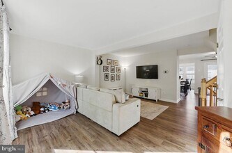 19954 Fieldgrass Square in Ashburn, VA - Building Photo - Building Photo