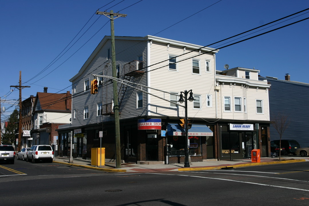 67-69 Passaic St in Garfield, NJ - Building Photo