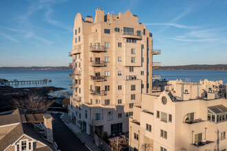 6 Burd St in Nyack, NY - Foto de edificio - Building Photo