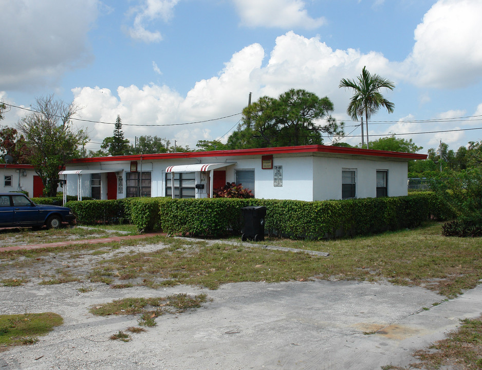 911-915 NW 12th Ave in Fort Lauderdale, FL - Building Photo