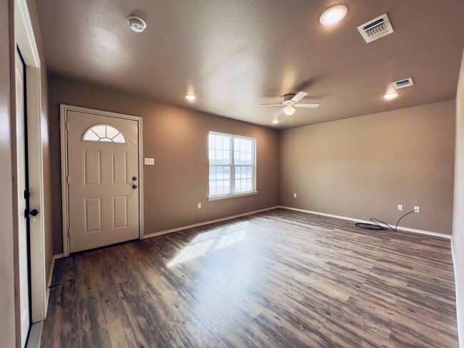 2203 E Main St in Lubbock, TX - Building Photo - Building Photo