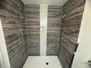 225 E River Rd in Des Plaines, IL - Building Photo - Building Photo