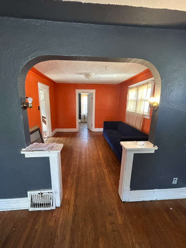 5621 Hodiamont Ave in Jennings, MO - Building Photo - Building Photo