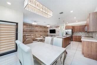 4740 NW 84th Ct in Doral, FL - Building Photo - Building Photo
