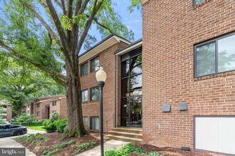 1413 Northgate Square in Reston, VA - Building Photo - Building Photo