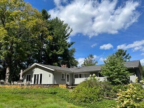 4 Scenic Dr in Portland, CT - Building Photo - Building Photo