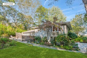 495 7 Ponds Towd Rd in Water Mill, NY - Building Photo - Building Photo