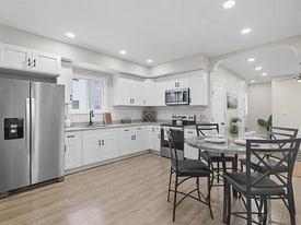 12 Saint James Ave, Unit 1 in Holyoke, MA - Building Photo