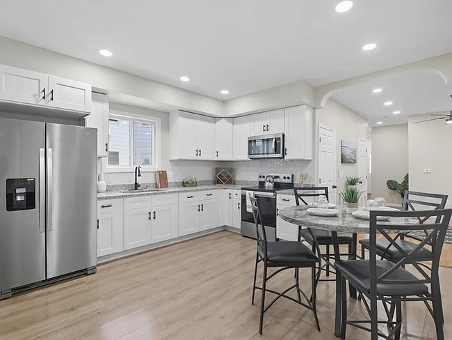 12 Saint James Ave, Unit 1