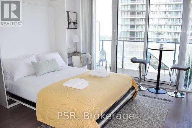 101-2101 Peter St
