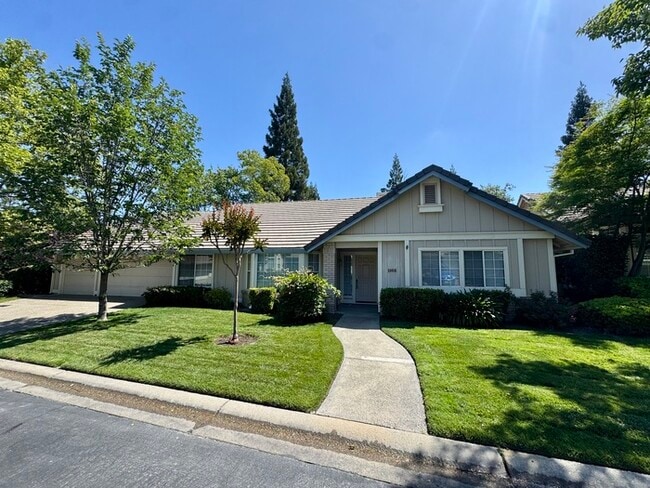 property at 1103 Muirfield Dr