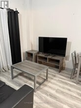 275 Larch St in Waterloo, ON - Building Photo - Building Photo