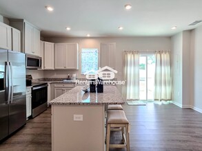 823 Taylor Grn Wy in Sandston, VA - Building Photo - Building Photo