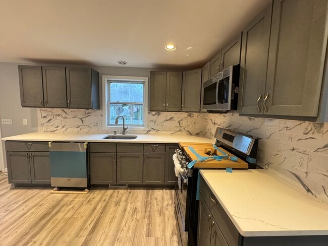property at 4 Moran Ct