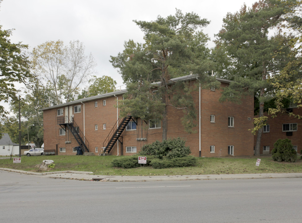 Cleveland Oaks in Columbus, OH - Foto de edificio