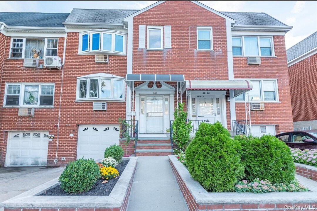 18-16 Bell Blvd in Queens, NY - Building Photo