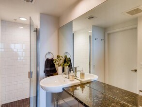 300 Bowie St, Unit 2904 in Austin, TX - Building Photo - Building Photo