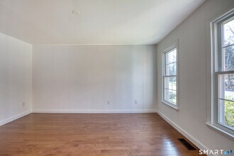 9 Georgetowne N in Greenwich, CT - Building Photo - Building Photo