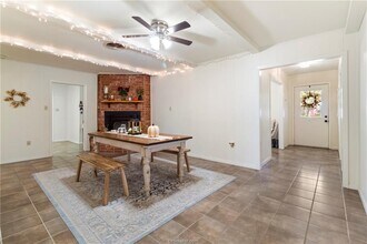 1108 Neal Pickett Dr in College Station, TX - Building Photo - Building Photo