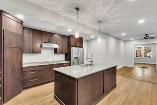 1323 Seiler Ave in Savannah, GA - Building Photo