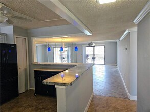 7600 Sun Island Dr S in South Pasadena, FL - Building Photo - Building Photo