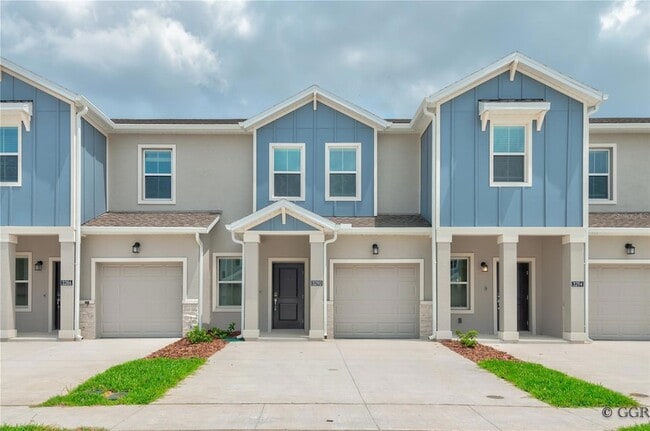 3290 Laurent Lp in Davenport, FL - Foto de edificio - Building Photo