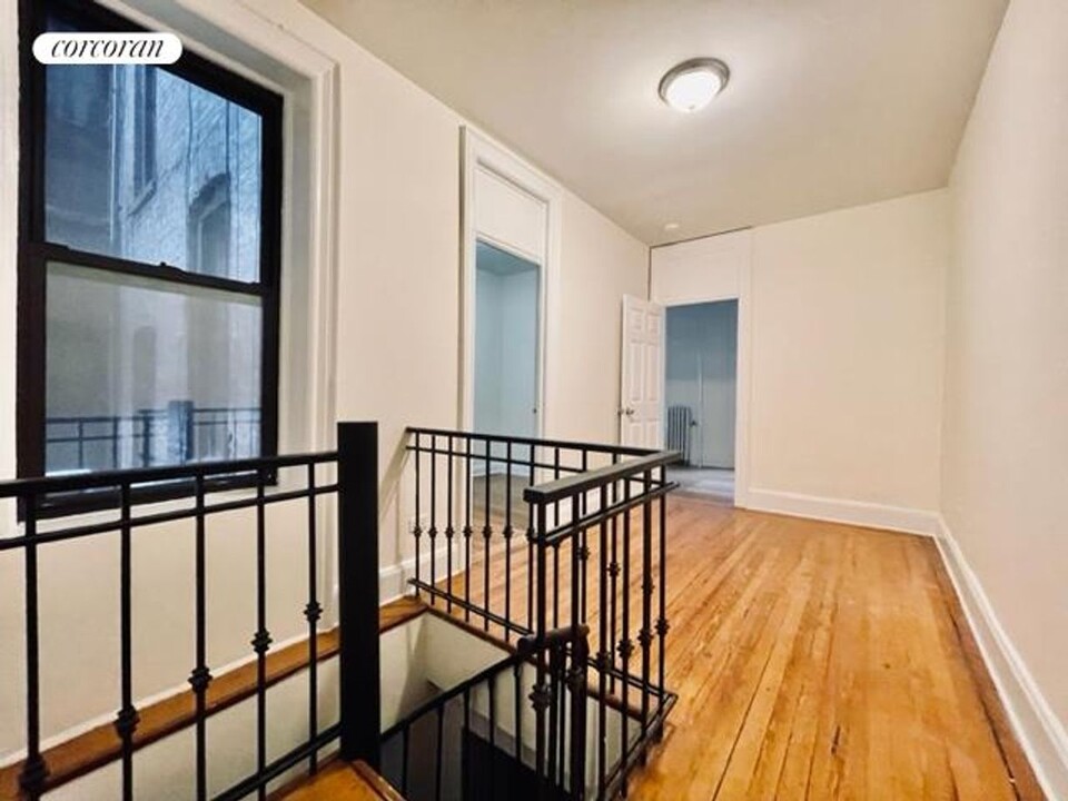 505 W 122nd St in New York, NY - Building Photo