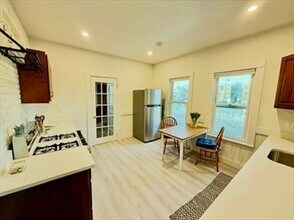 16 Stanford Ter, Unit 1L in Somerville, MA - Building Photo - Building Photo