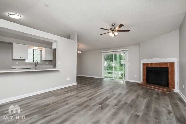 12418 Hidden Brook Dr in Tampa, FL - Foto de edificio - Building Photo