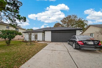 614 Northaire Dr in Houston, TX - Building Photo - Building Photo