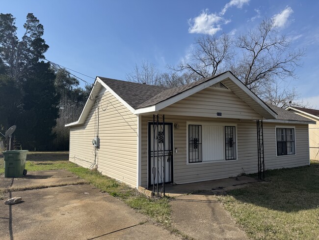 3105 Cotton St in Montgomery, AL - Building Photo - Building Photo