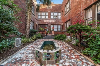 2738 Riverside Ave in Jacksonville, FL - Building Photo - Building Photo