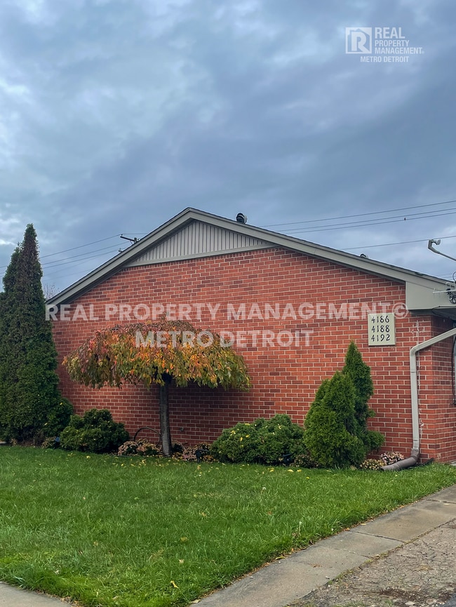 4192 Drouillard St in Lincoln Park, MI - Building Photo - Building Photo