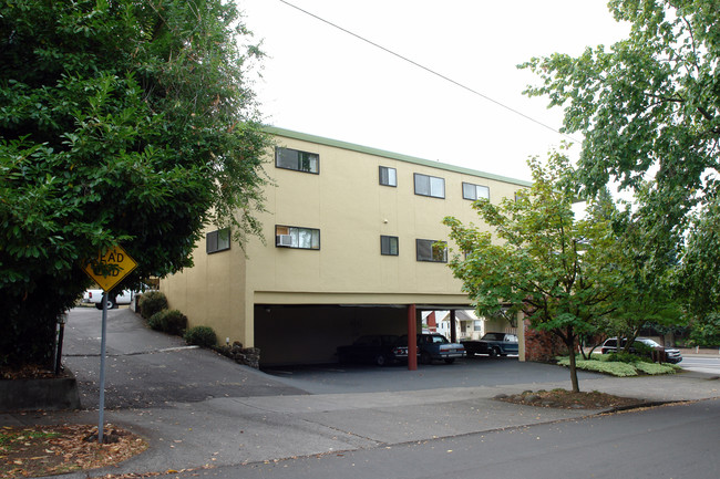 Hollywood Lanai in Portland, OR - Building Photo - Building Photo