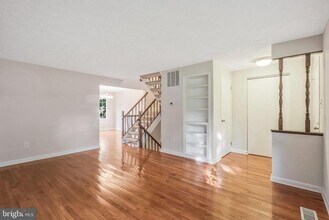 319 James St in Falls Church, VA - Building Photo - Building Photo