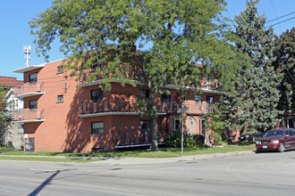 50 Hilda Ave in Hamilton, ON - Building Photo - Building Photo