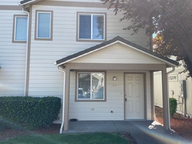 property at 747 Diamond St