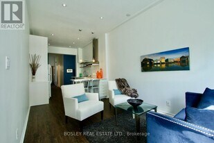 866 Broadview Ave in Toronto, ON - Building Photo