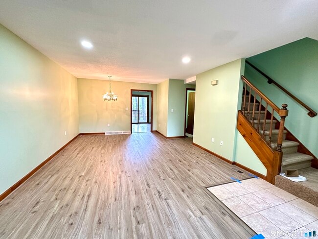 10 Windwood Dr in Windsor Locks, CT - Building Photo - Building Photo