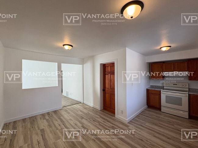 2106 Thomas St in Marinette, WI - Building Photo - Building Photo