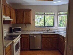 1911 Magdalena Cir in Santa Clara, CA - Building Photo - Building Photo